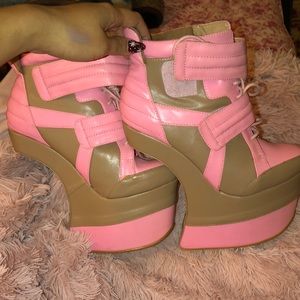 Size 6 pink lady Gaga style shoes